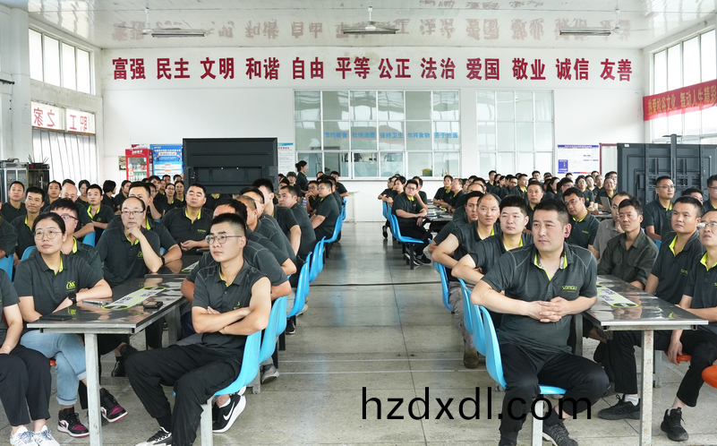 鬆穀激(ji)光員(yuan)工(gong)